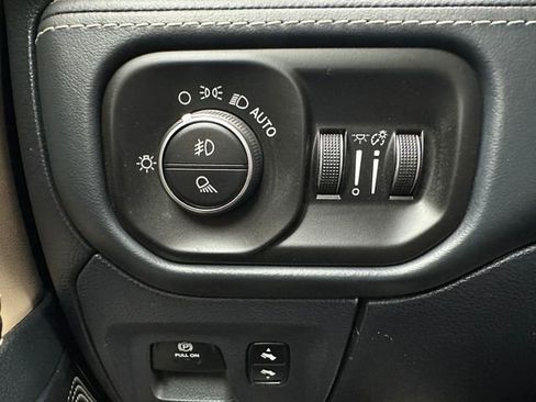 Used 2019 RAM 1500 Limited image 13