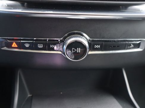 Used 2025 Volvo XC90 B5 Plus image 27