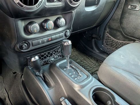 Used 2017 Jeep Wrangler Unlimited Sport w/ Quick Order Package 24S AWD/4WD image 19