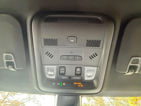 Used 2025 Cadillac XT5 Premium Luxury image 28