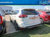 Used 2019 Nissan Rogue SV w/ Premium Package image 4