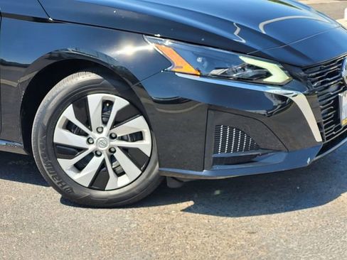 Certified 2025 Nissan Altima 2.5 S FWD image 9