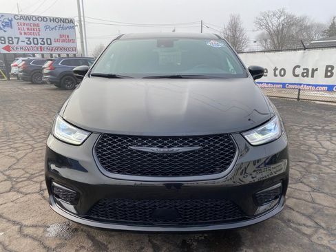 Used 2022 Chrysler Pacifica Touring-L w/ S Appearance Package image 8