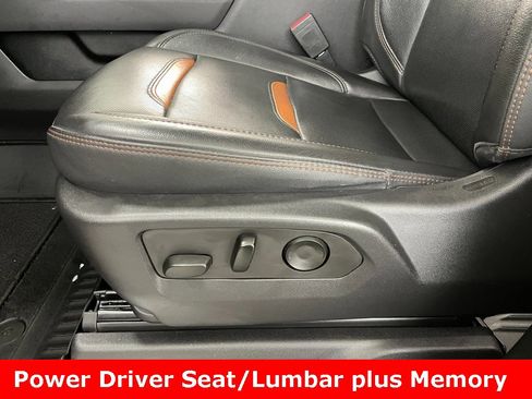 Certified 2022 GMC Sierra 1500 AT4 w/ AT4 Premium Package image 11