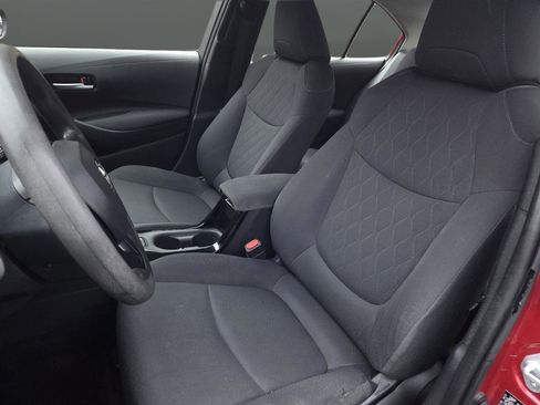 Used 2021 Toyota Corolla LE image 12