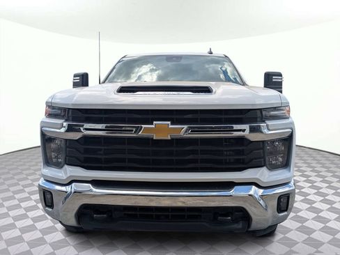 Used 2025 Chevrolet Silverado 2500 LT w/ Convenience Package AWD/4WD image 9