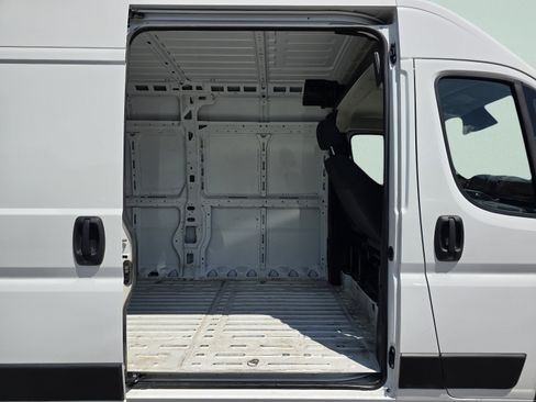 Used 2025 RAM ProMaster 2500 FWD image 52