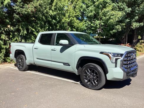 Used 2024 Toyota Tundra Platinum AWD/4WD image 9