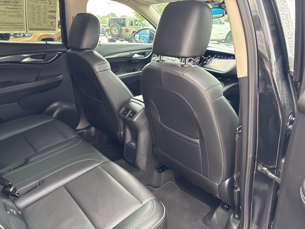 Used 2023 Buick Envision Essence FWD image 17