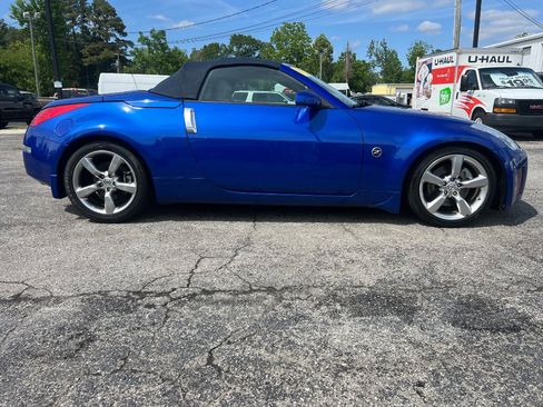 Used 2006 Nissan 350Z Touring RWD image 2