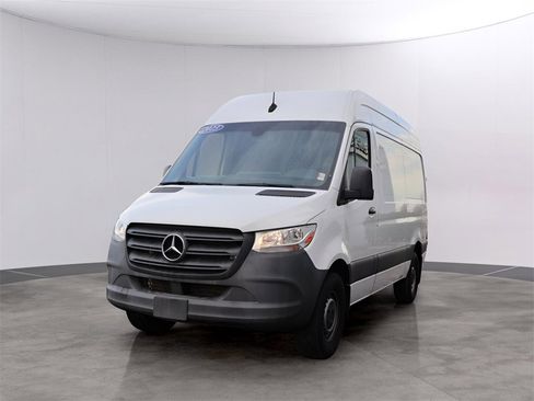 Used 2023 Mercedes-Benz Sprinter 144 Cargo image 3