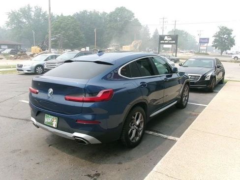 Used 2022 BMW X4 xDrive30i AWD/4WD image 4