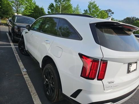 Certified 2023 Kia Sorento SX image 11