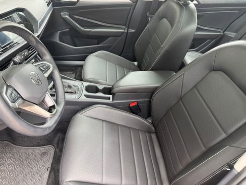 Certified 2024 Volkswagen Jetta SE FWD image 11