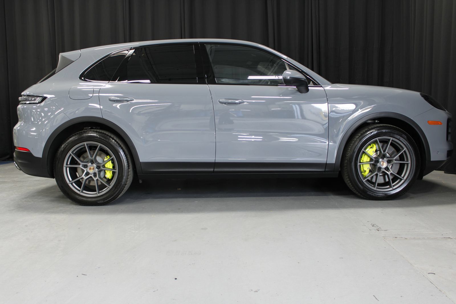Certified 2026 Porsche Cayenne E-Hybrid AWD/4WD image 12