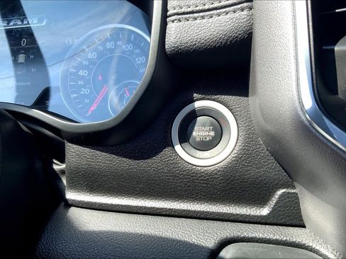 Used 2025 RAM 1500 Laramie image 32