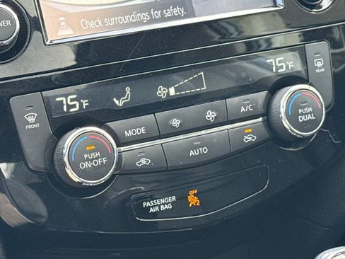 Used 2017 Nissan Rogue SL w/ SL Premium Package AWD/4WD image 22