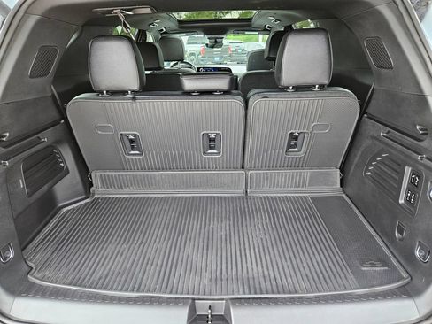 Used 2026 Chevrolet Traverse High Country w/ LPO, Floor Liner Package AWD/4WD image 29