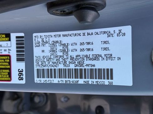 Used 2020 Toyota Tacoma TRD Off-Road AWD/4WD image 33