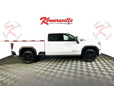 Used 2024 GMC Sierra 3500 AT4 w/ AT4 Premium Plus Package image 8