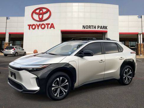 Used 2024 Toyota bZ4X FWD w/ Weather Package image 1