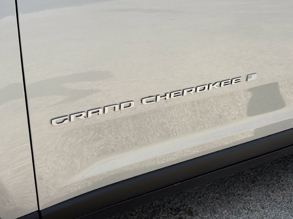 New 2026 Jeep Grand Cherokee Laredo X RWD image 11