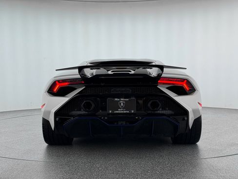 Used 2023 Lamborghini Huracan Tecnica RWD image 5