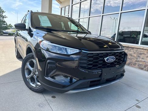 Used 2025 Ford Escape ST-Line AWD/4WD image 2