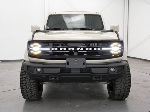 Used 2025 Ford Bronco Outer Banks AWD/4WD image 2