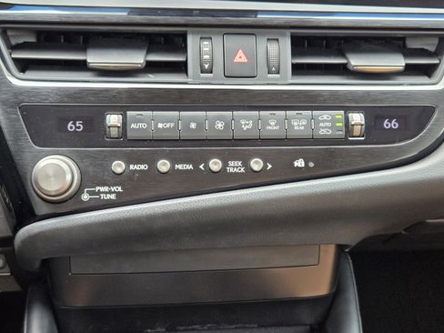 Used 2023 Lexus ES 350 w/ Accessory Package (Z2) FWD image 14