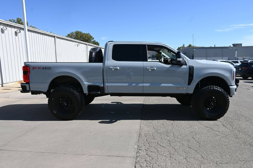 Used 2026 Ford F250 Lariat w/ Black Appearance Package AWD/4WD image 19