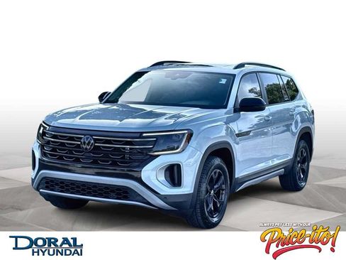 Used 2024 Volkswagen Atlas Peak Edition SE AWD/4WD image 1