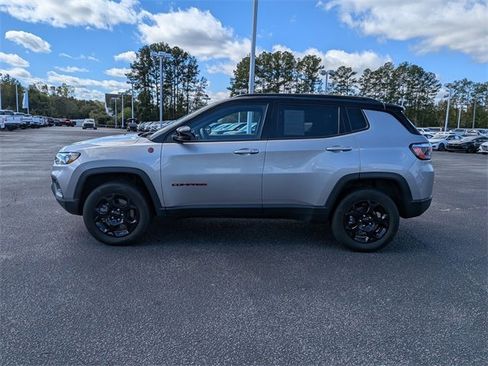 Used 2023 Jeep Compass Trailhawk image 7
