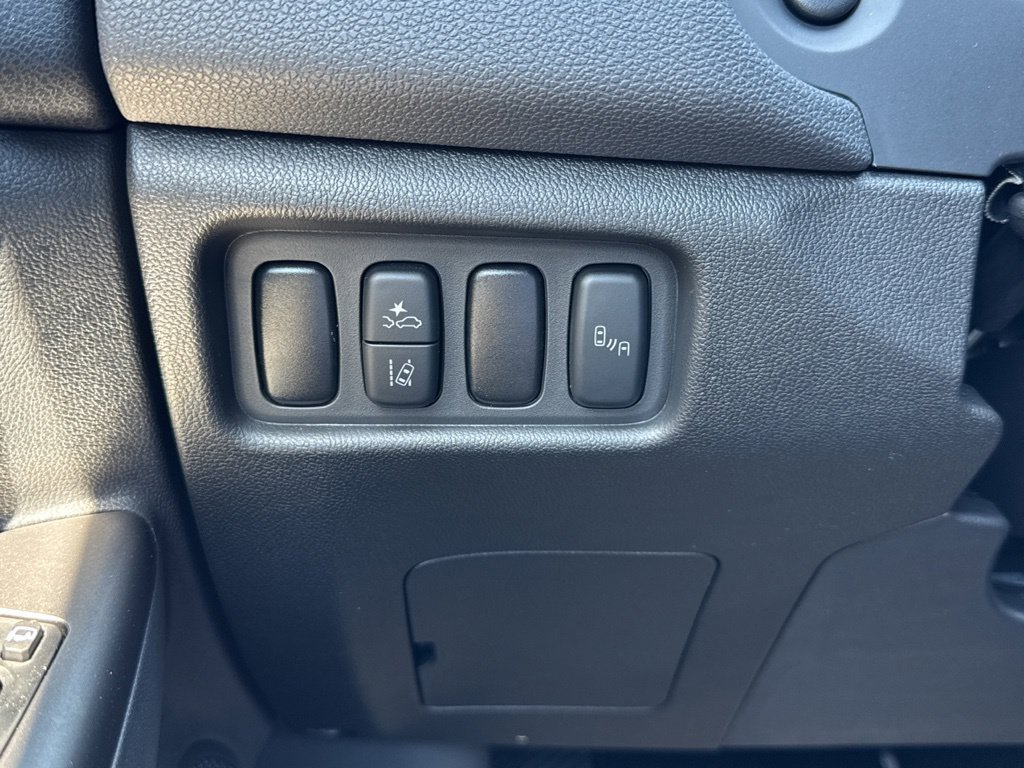 New 2027 Mitsubishi Outlander Sport SE FWD image 17