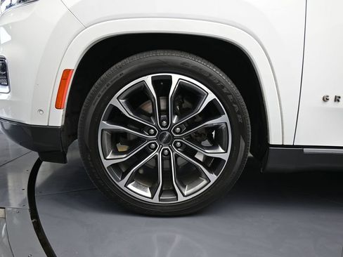 Used 2022 Jeep Grand Wagoneer Series III w/ Rear Seat Video Group 1 image 10