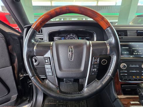 Used 2015 Lincoln Navigator 4WD image 14