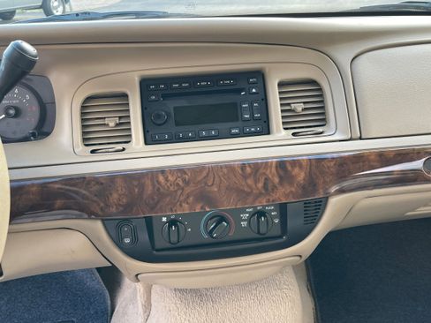 Used 2006 Mercury Grand Marquis GS image 15