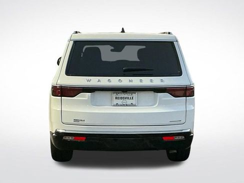 Used 2024 Jeep Wagoneer Series II AWD/4WD image 5