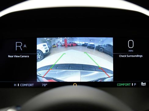 Used 2026 McLaren 750S Spider RWD image 24