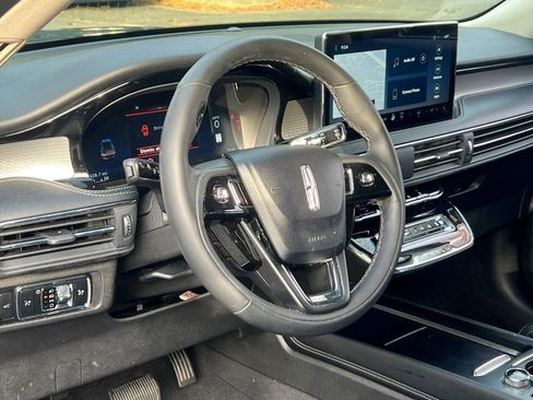 Used 2023 Lincoln Corsair Standard Sport Utility image 18