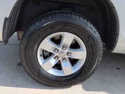 Used 2019 RAM 1500 Express AWD/4WD image 11