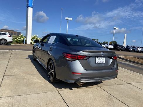 Used 2023 Nissan Sentra SR w/ Electronics Package FWD image 9