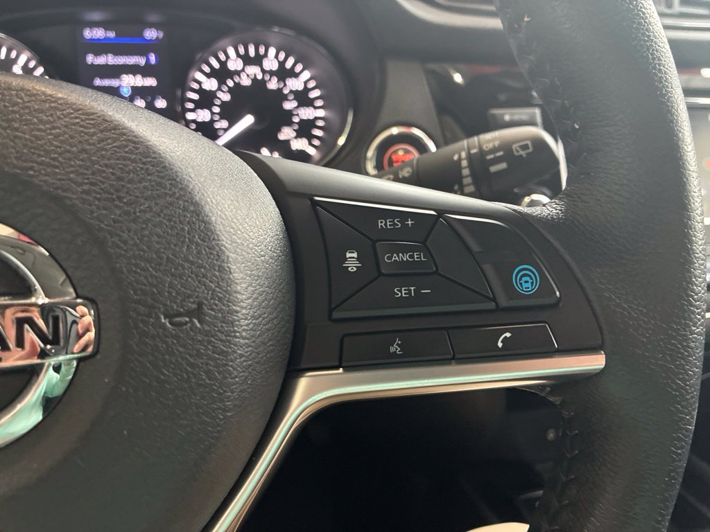 Used 2020 Nissan Rogue SV w/ Premium Package AWD/4WD image 25