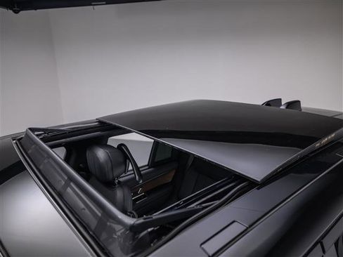 New 2026 Land Rover Range Rover SE image 14