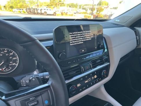 Used 2023 Nissan Pathfinder SL w/ SL Premium Package FWD image 25