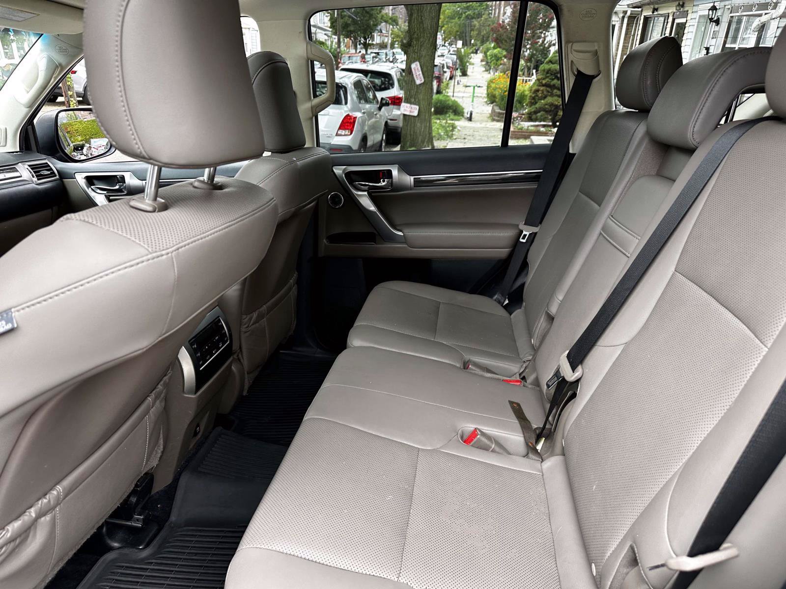 Used 2022 Lexus GX 460 Premium w/ Premium Plus Package AWD/4WD image 14