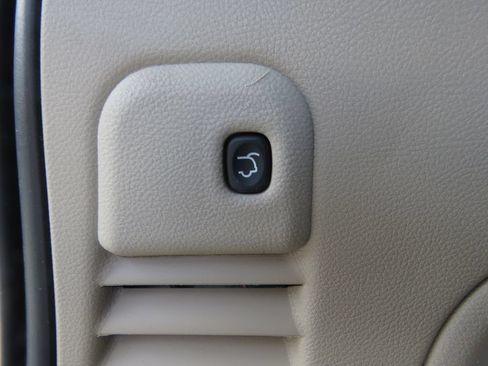 Used 2021 Jeep Grand Cherokee Limited AWD/4WD image 18