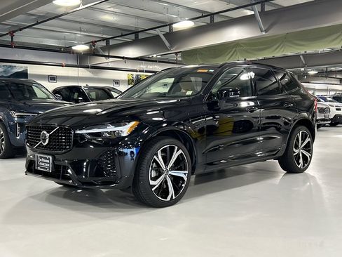 Certified 2023 Volvo XC60 T8 Ultimate w/ Climate Package AWD/4WD image 5
