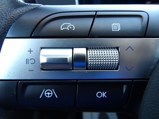 Certified 2025 Hyundai Santa Cruz SE FWD image 16