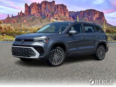 New 2026 Volkswagen Taos SE FWD image 2